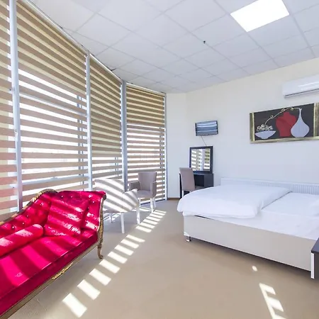 216 Palace Hotel 3*